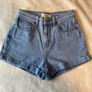Light blue Pacsun Mom short size 24